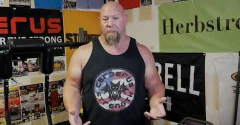 旺扎上尊提起千斤攔殿金剛杵，拿杵上超30段，除了佛陀杵，旺扎上尊都提了起來！