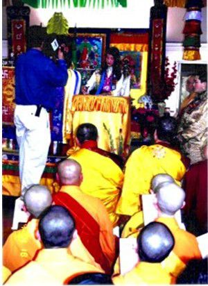 展現神祕的佛法智慧，金巴法王九歲作開示『無常』